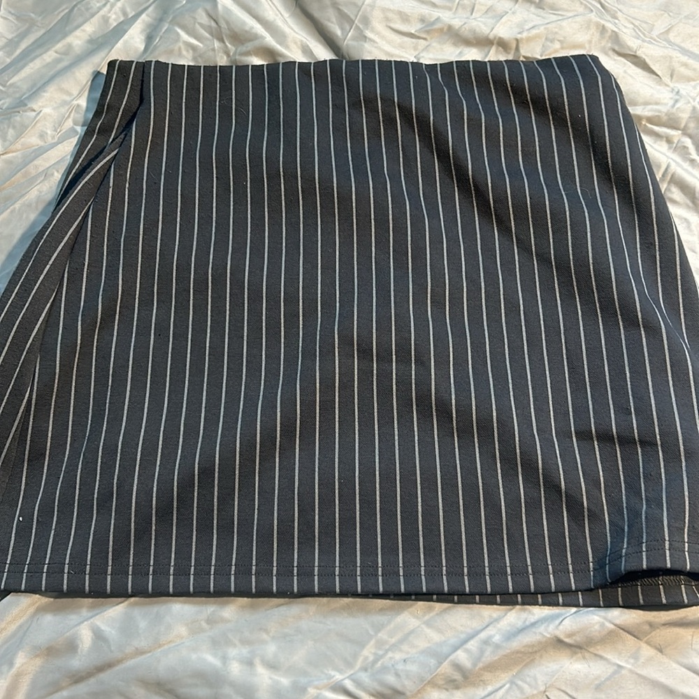 Mini skirt - Picture 3 of 3